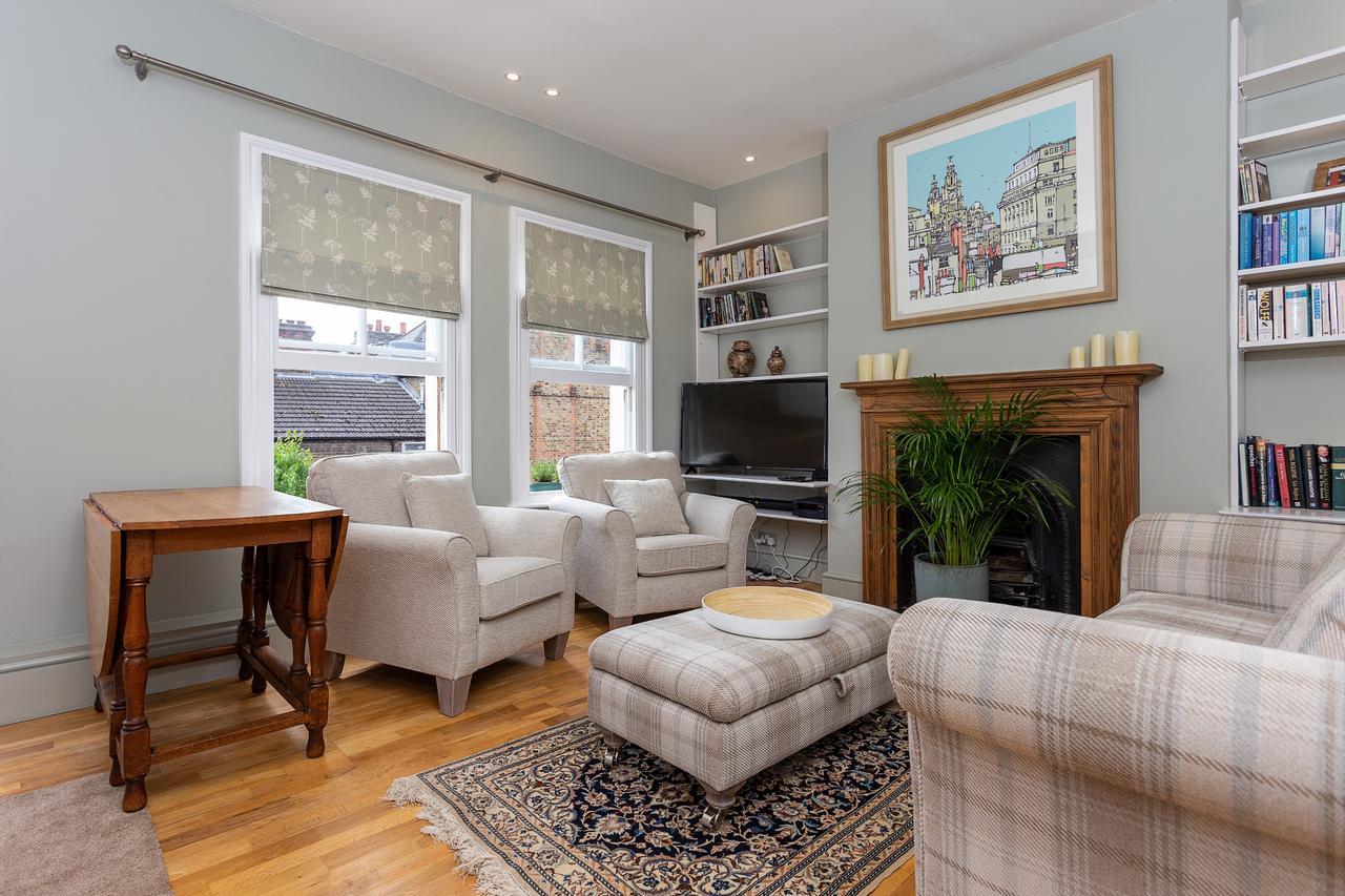 Quaint 2 Bedroom Flat - 9 Minutes Walk To Vauxhall Tube London Exterior photo